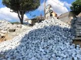  GRANİT KÜP TAŞI Er-ni doğal kırma granit küp taş  Halil usta 05385434855 granit küp taşı yaz ve kış dostu bir taşdır. Ülkemizde bir kaç ilde çıkarılan Granit K